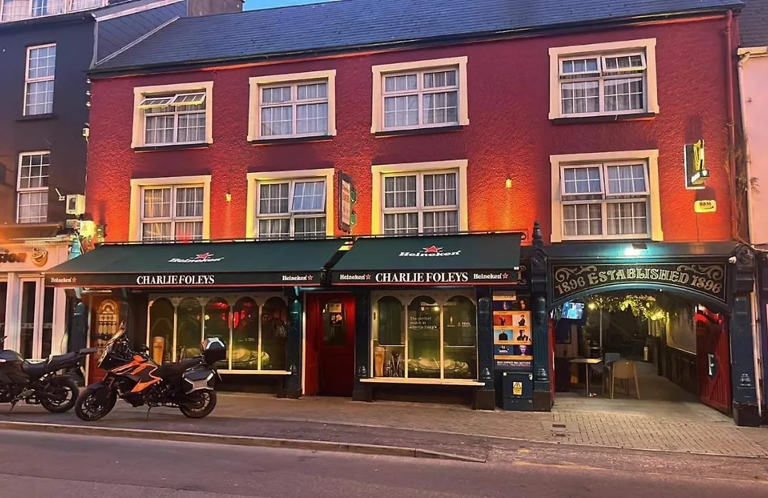Charlie Foleys-1